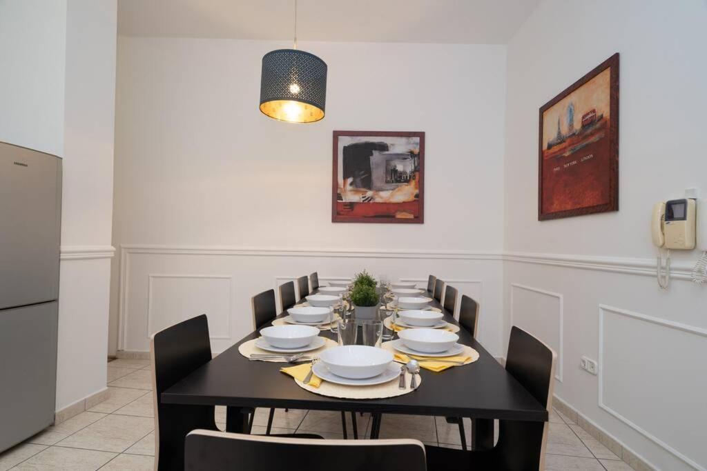 Best Located, 150 M2 5 Bedrooms Apt., Budapest Exterior foto