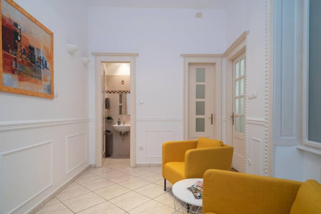 Best Located, 150 M2 5 Bedrooms Apt., Budapest Exterior foto