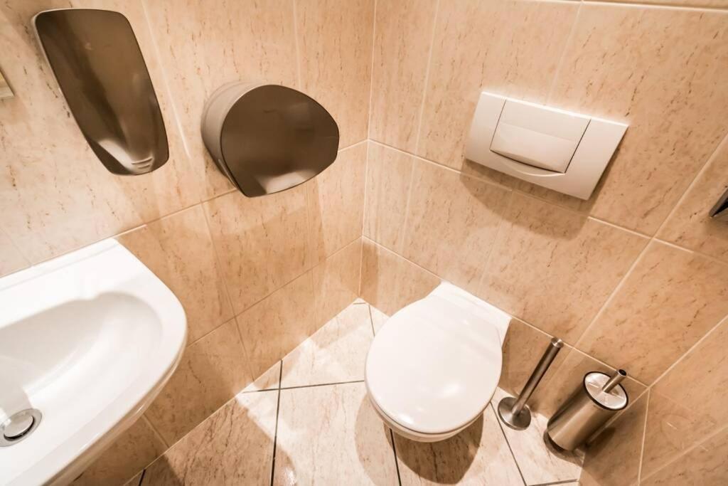 Best Located, 150 M2 5 Bedrooms Apt., Budapest Exterior foto