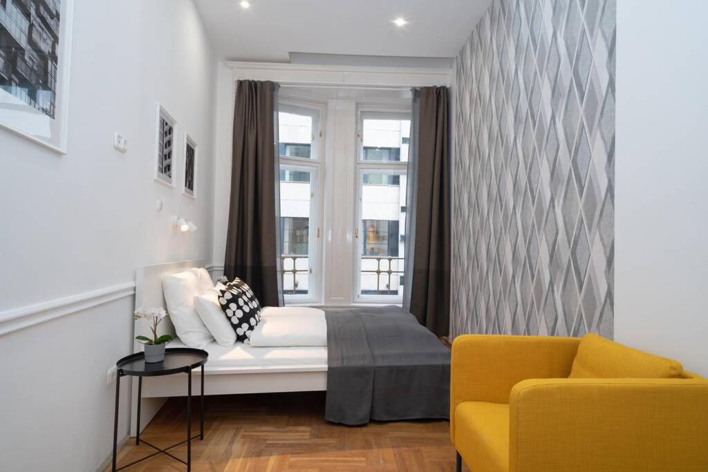 Best Located, 150 M2 5 Bedrooms Apt., Budapest Exterior foto